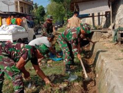 Koramil 1411-03/Kajang Kodim 1411/Bulukumba Bersama Warga Kerja Bakti  Bersihkan Saluran Air