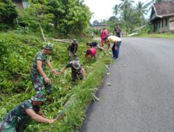 Cegah Banjir dan Wabah Penyakit, Ini Dilakukan Personel Koramil 1411-07/Herlang