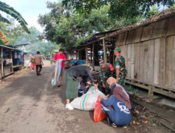 Personel Koramil Kajang bersama Warga Gelar Aksi Pembersihan Pasar