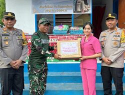 Kunjungi Pos Ketupat 2024, Kapolres bersama Ketua Bhayangkari Serahkan Bingkisan