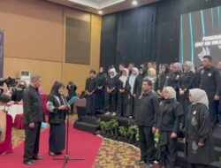 Ketua Umum KMB Jumrana Salikki Kukuhkan Pengurus BKP KMB Perwakilan Makassar
