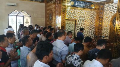 Polres Bulukumba Gelar Sholat Gaib, Doakan Rekan Polisi yang Gugur Dalam Tugas di Lampung.