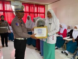 Satlantas Polres Bulukumba Sosialisasikan Tertib Berlalu Lintas di Kampus STIKES
