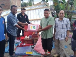 Dinsos Serahkan Bantuan Korban Angin Puting Beliung di Bontobahari