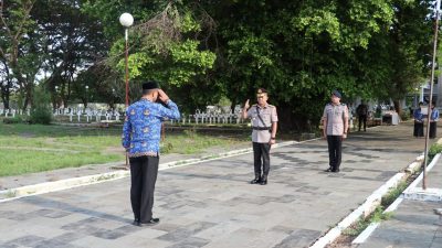 Jelang HUT Ke 54 Korpri Polda Sulsel Ziarah Rombongan ke TMP Panaikang