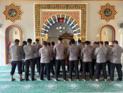 Sat Brimob Polda Sulsel Gelar Salat Gaib untuk Korban Bencana di Aceh, Sumbar, dan Sumut