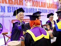 Ratusan Lansia Ikut Wisuda di Bulukumba