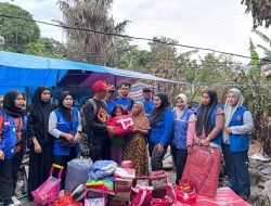 Dinsos Bulukumba Serahkan Bantuan Kepada Korban Kebakaran di Desa Dampang