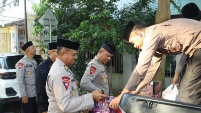 Brimob Polda Sulsel  Bagikan Takjil dan Sembako di Panti Asuhan An Nur
