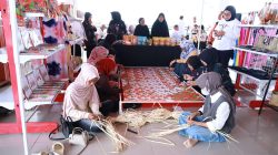 Produk Kriya Unggulan Batik Mawar dan Anyaman Lontar Tampil di Pameran Pinisi 24
