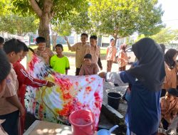 Rumah Membatik Bunga Mawar Bulukumba Latih Siswa SRMP 23 Makassar Bikin Sarung Batik Shibori